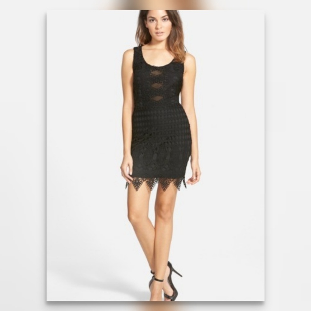 ASTR The Label Patterned Crotchet Body-Con Dress